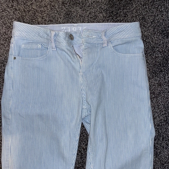 Zara White and Blue Jeans - Picture 2 of 3